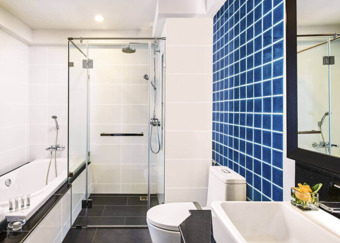 deluxe-bathroom
