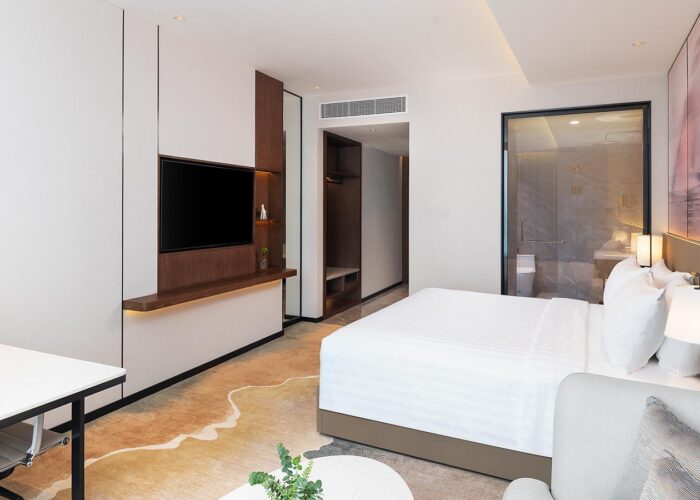 deluxe-city-view_king_bedroom_1